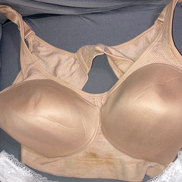 Bras - Picture 4 of 11